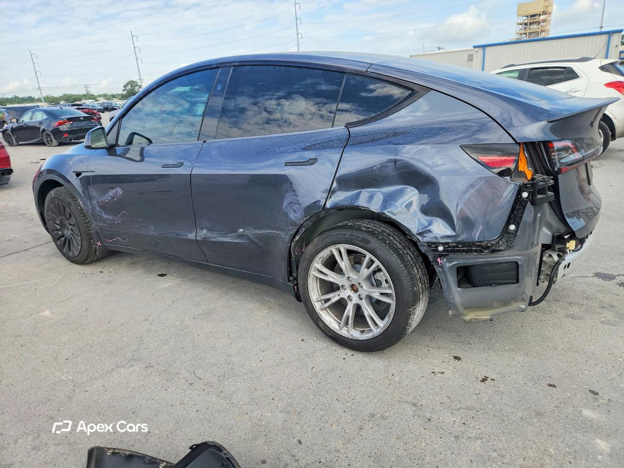 Tesla Model Y 2024