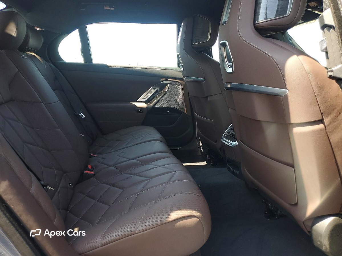 BMW i7 2024