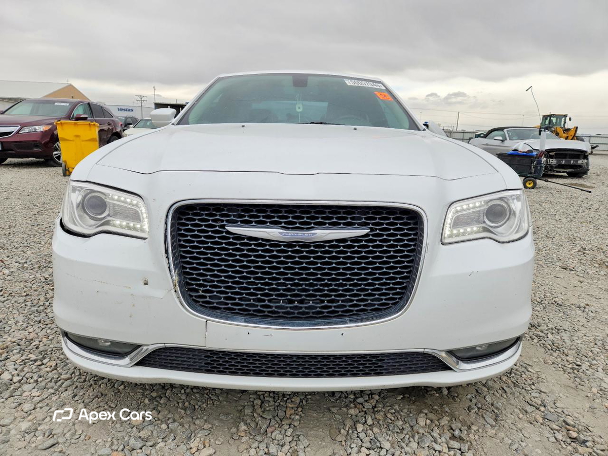 Chrysler 300 2017