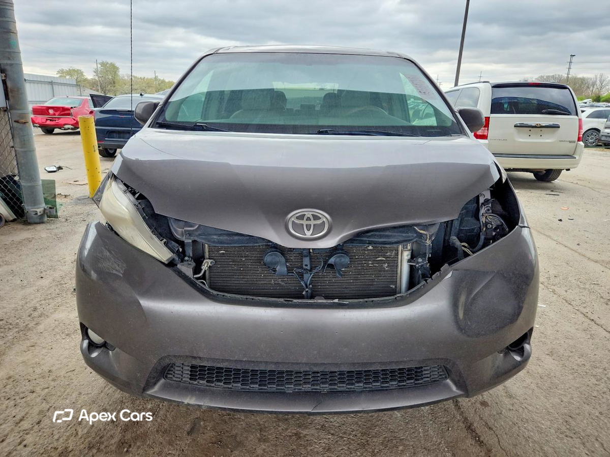 Toyota Sienna 2014
