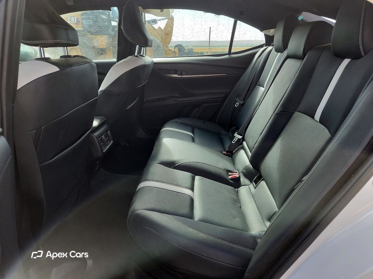 Toyota Camry 2025