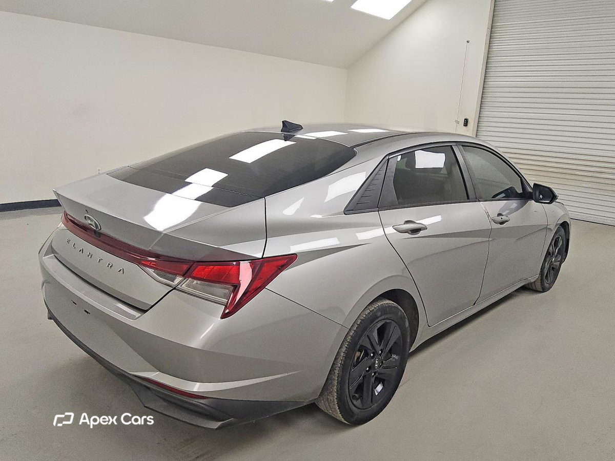 Hyundai Elantra 2021