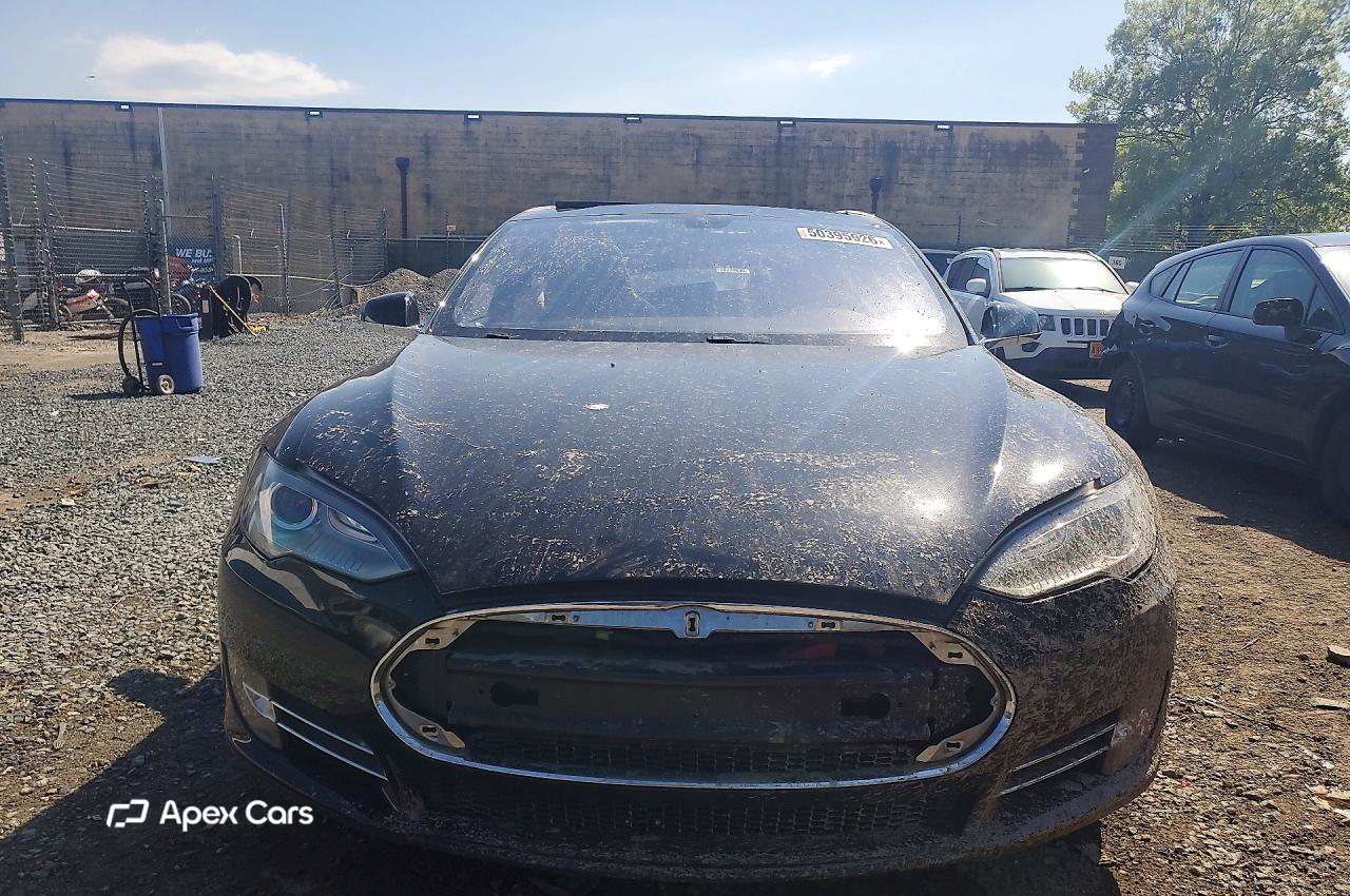 Tesla Model S 2014
