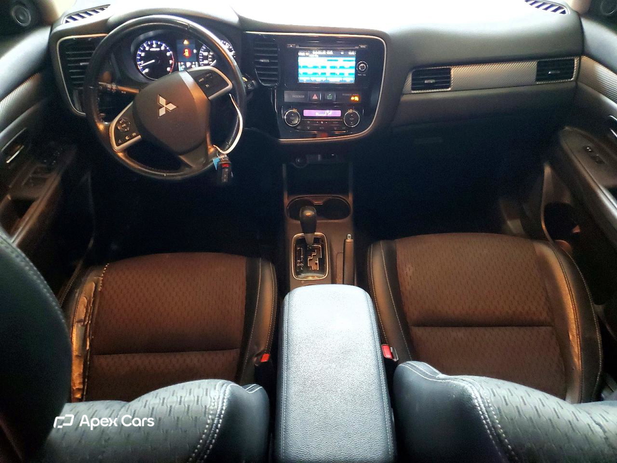 Mitsubishi Outlander 2015