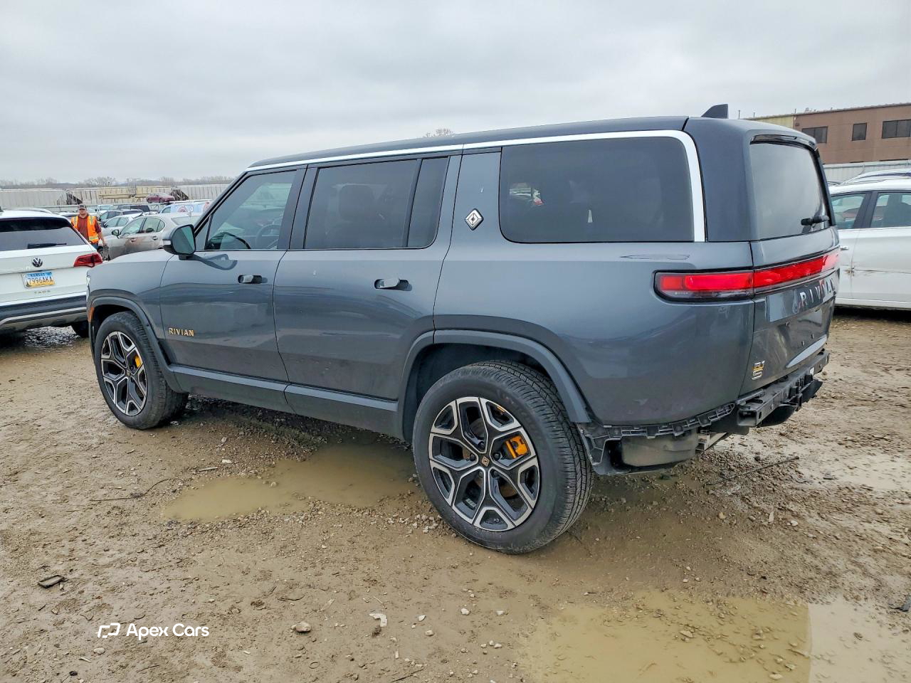 Rivian R1S 2023