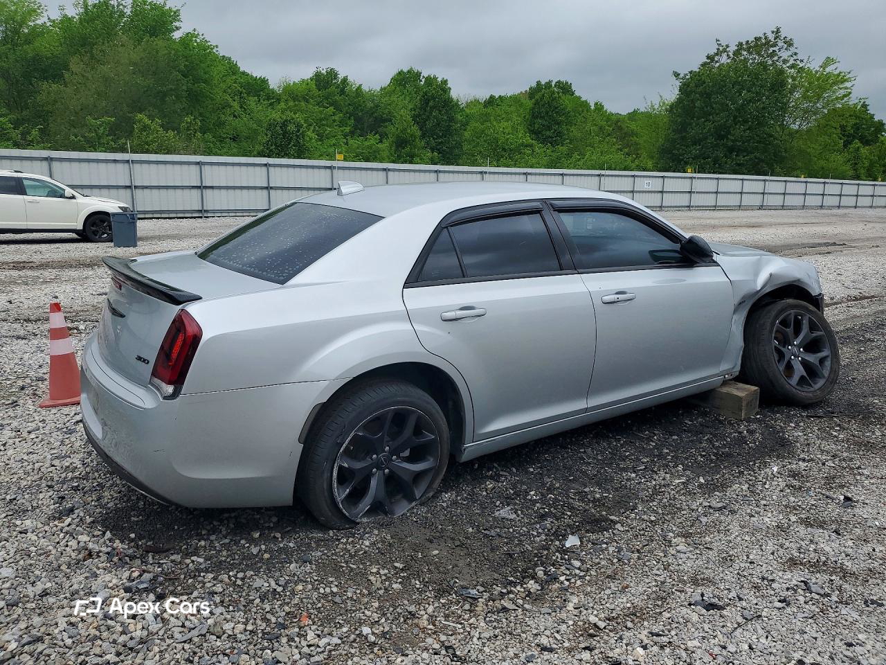 Chrysler 300 2021