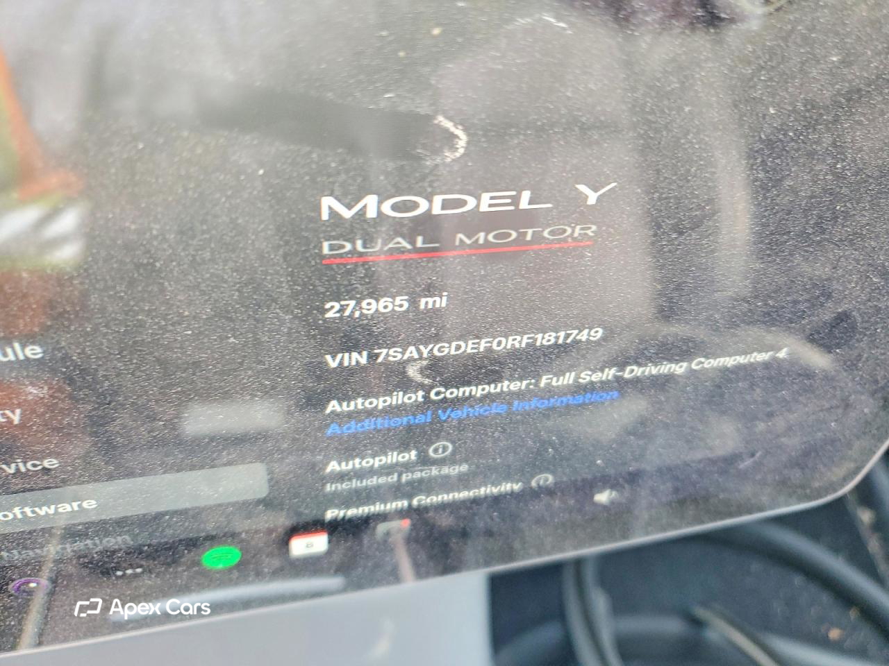 Tesla Model Y 2024