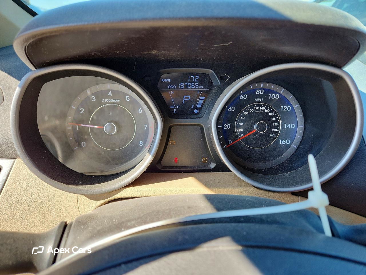 Hyundai Elantra 2011
