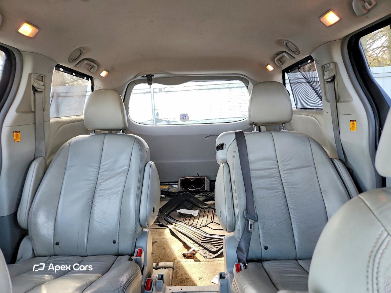 Toyota Sienna 2011