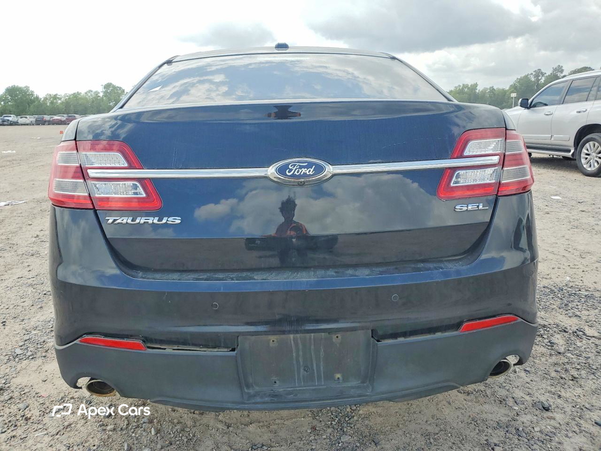 Ford Taurus 2016
