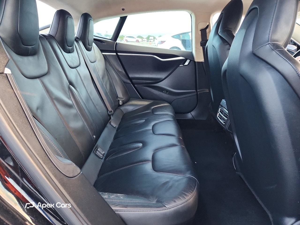 Tesla Model S 2015