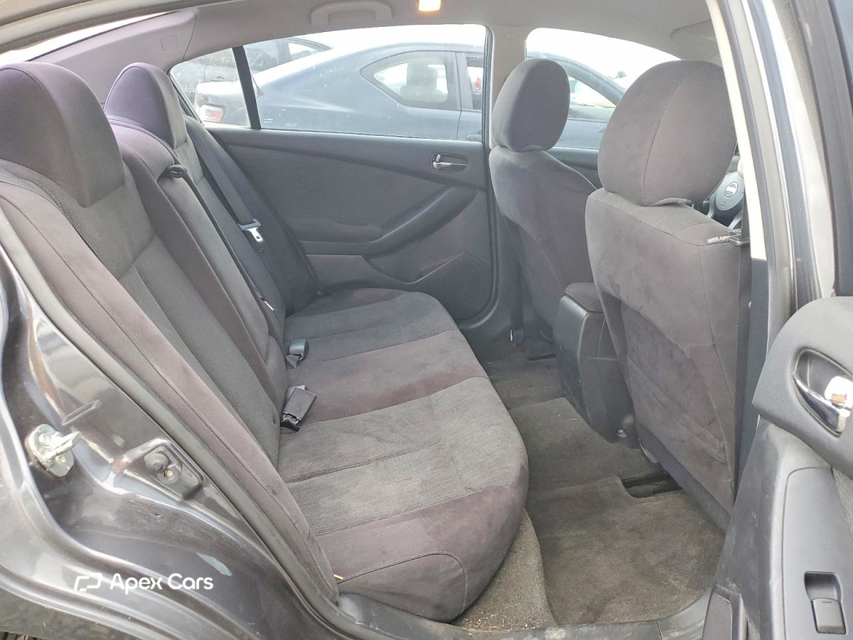 Nissan Altima 2012