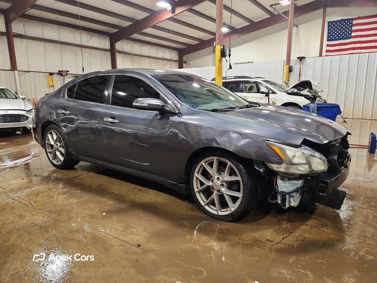 Nissan Maxima 2011