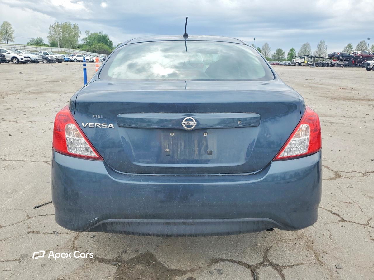 Nissan Versa 2016