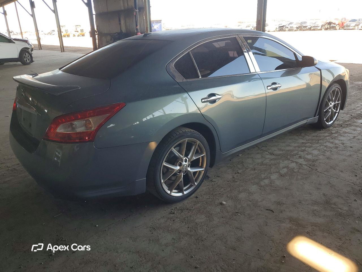 Nissan Maxima 2010