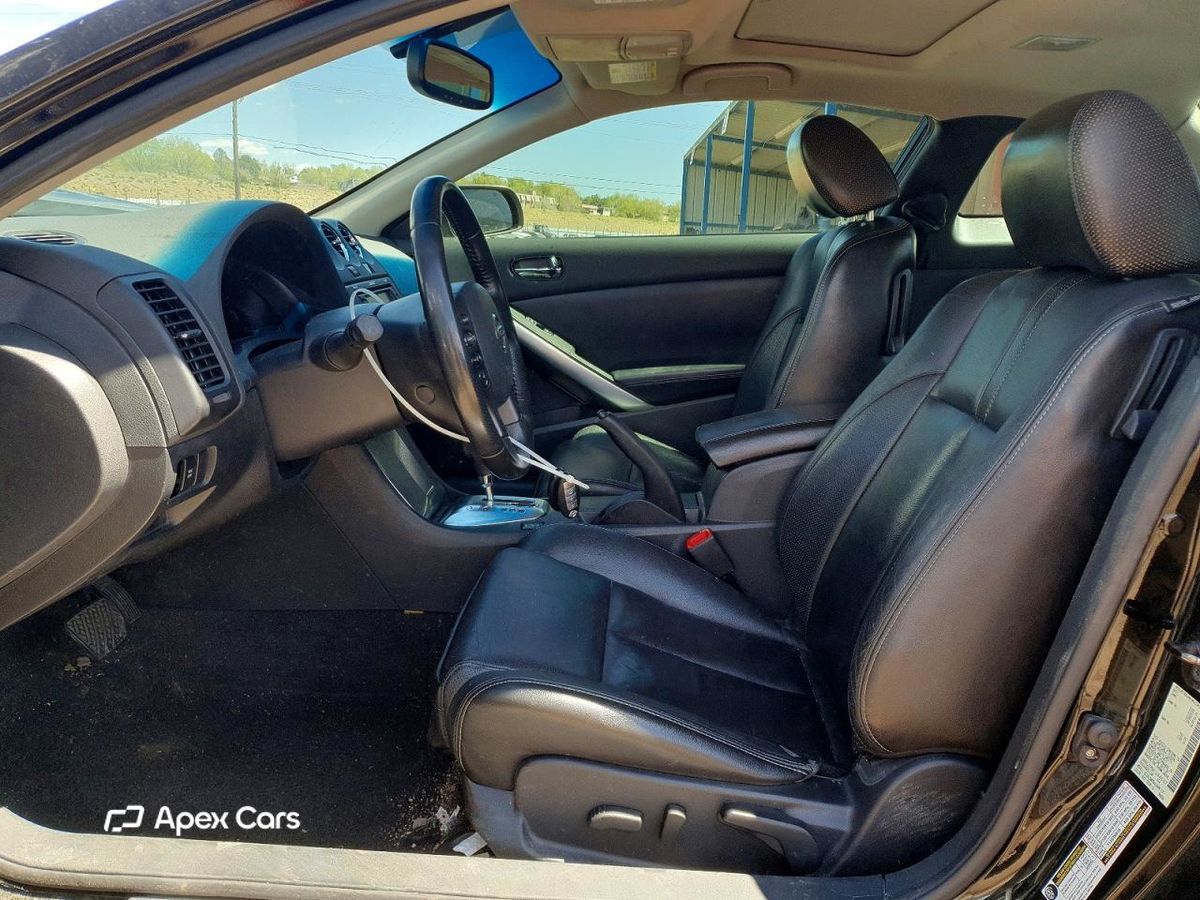 Nissan Altima 2010
