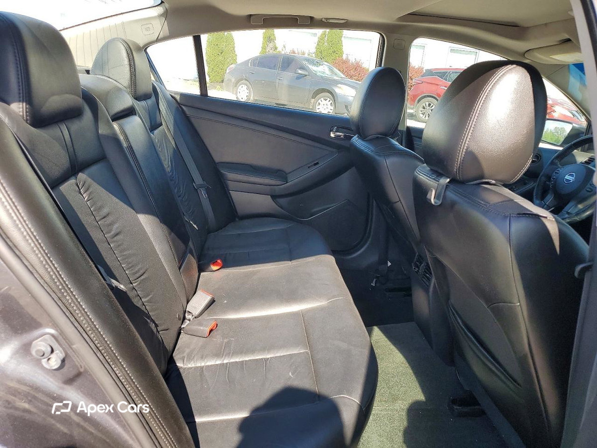 Nissan Altima 2012