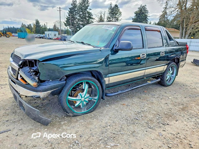2004 Chevrolet Avalanche - Image 1 of 5
