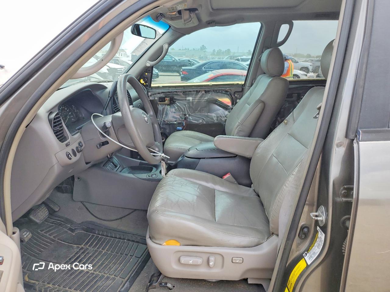 Toyota Sequoia 2005