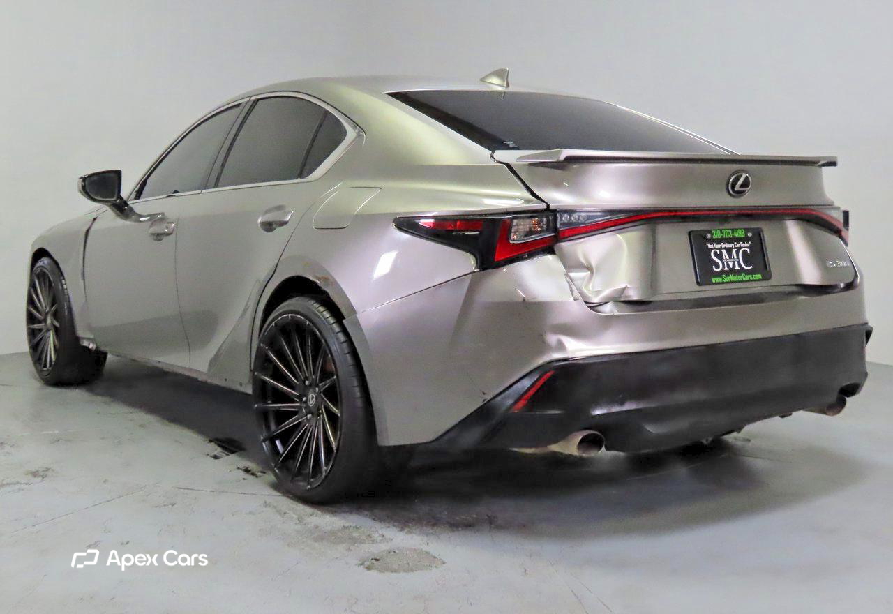 Lexus IS 2021