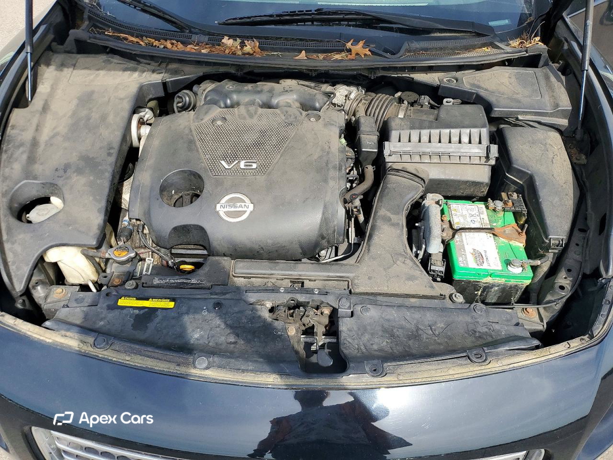 Nissan Maxima 2010