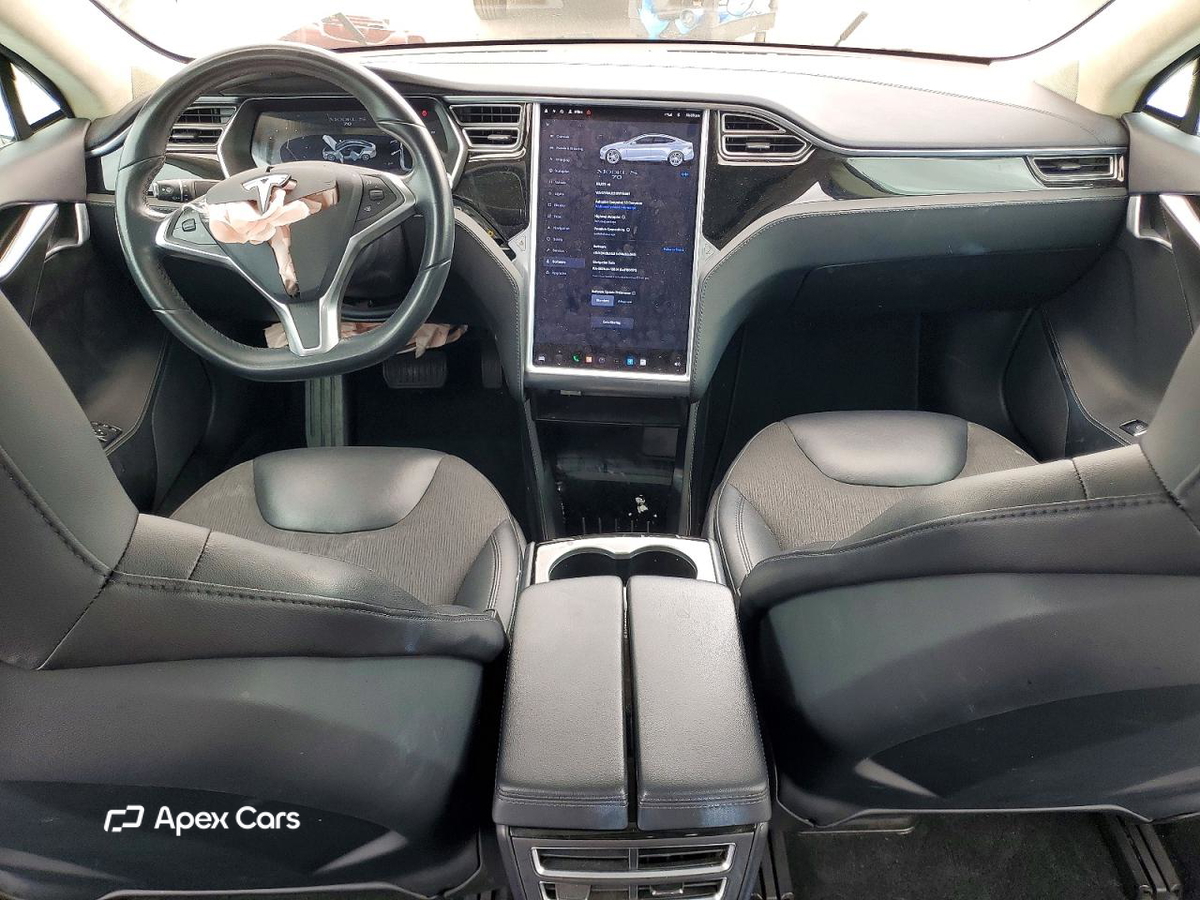 Tesla Model S 2015