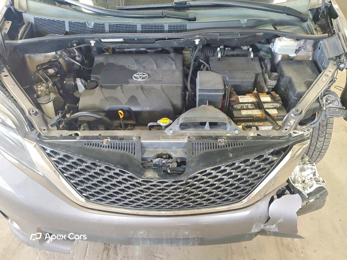 Toyota Sienna 2012