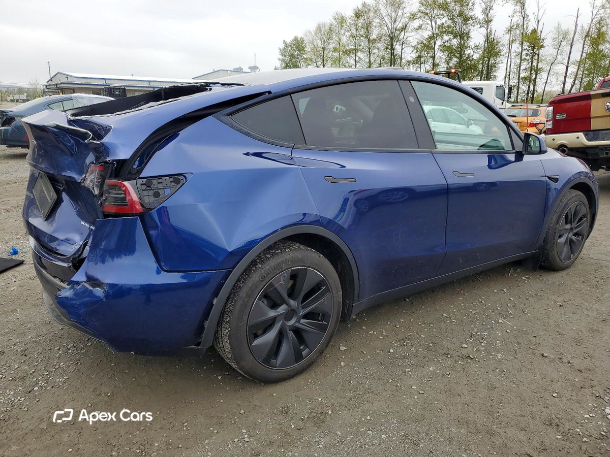Tesla Model Y 2025
