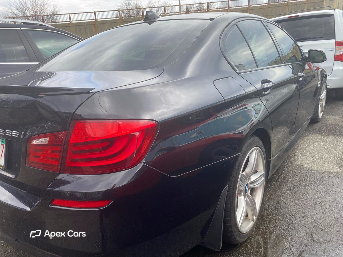 BMW Series 5 2011