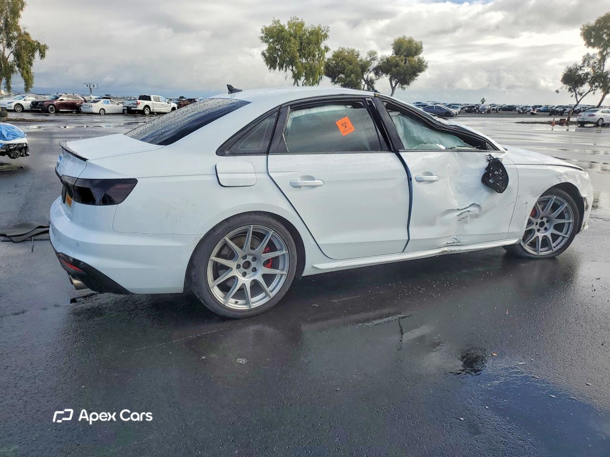 Audi RS4 2021
