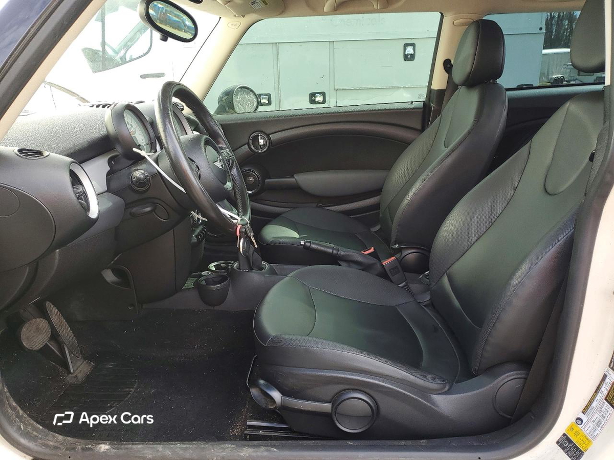 MINI Cooper 2011
