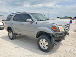Toyota Sequoia 2004