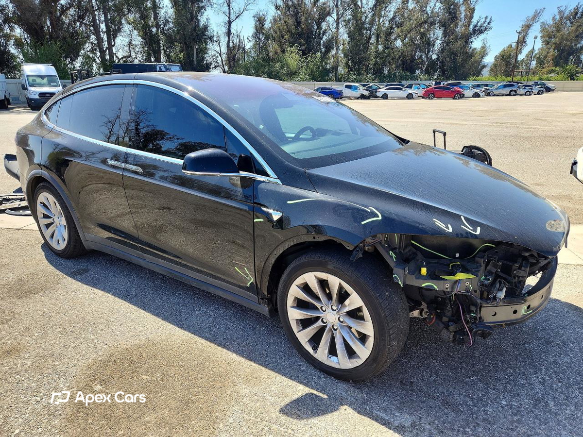 Tesla Model X 2018