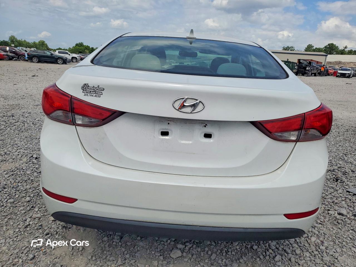 Hyundai Elantra 2015