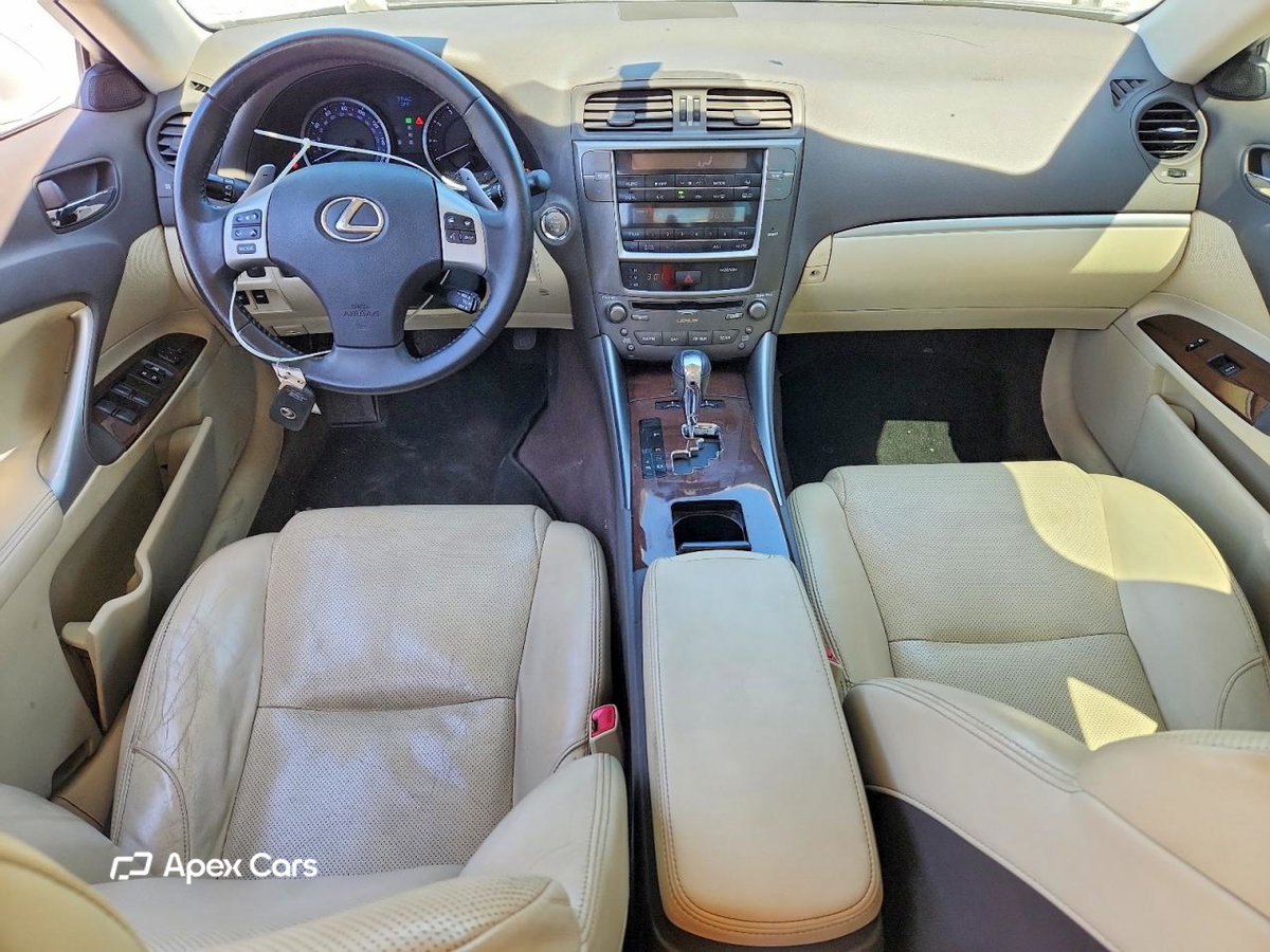 Lexus IS 2012
