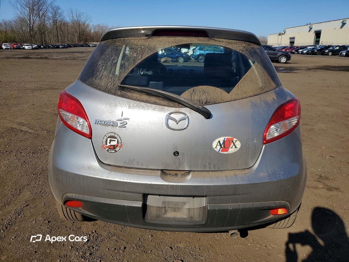 Mazda 2 2011