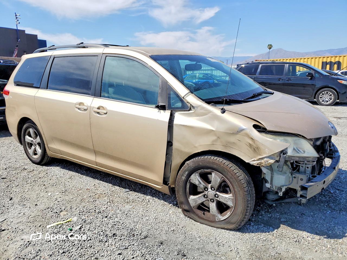 Toyota Sienna 2011