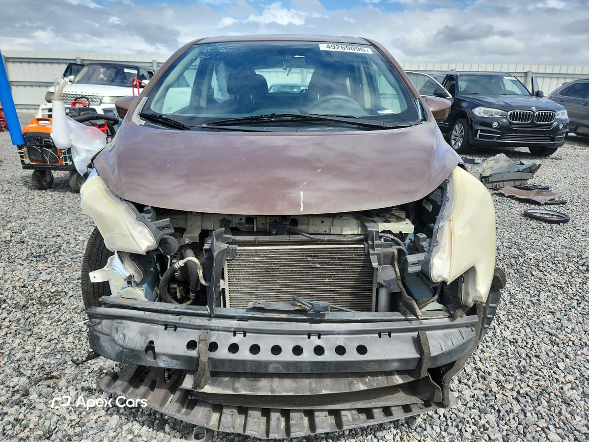 Nissan Versa 2015