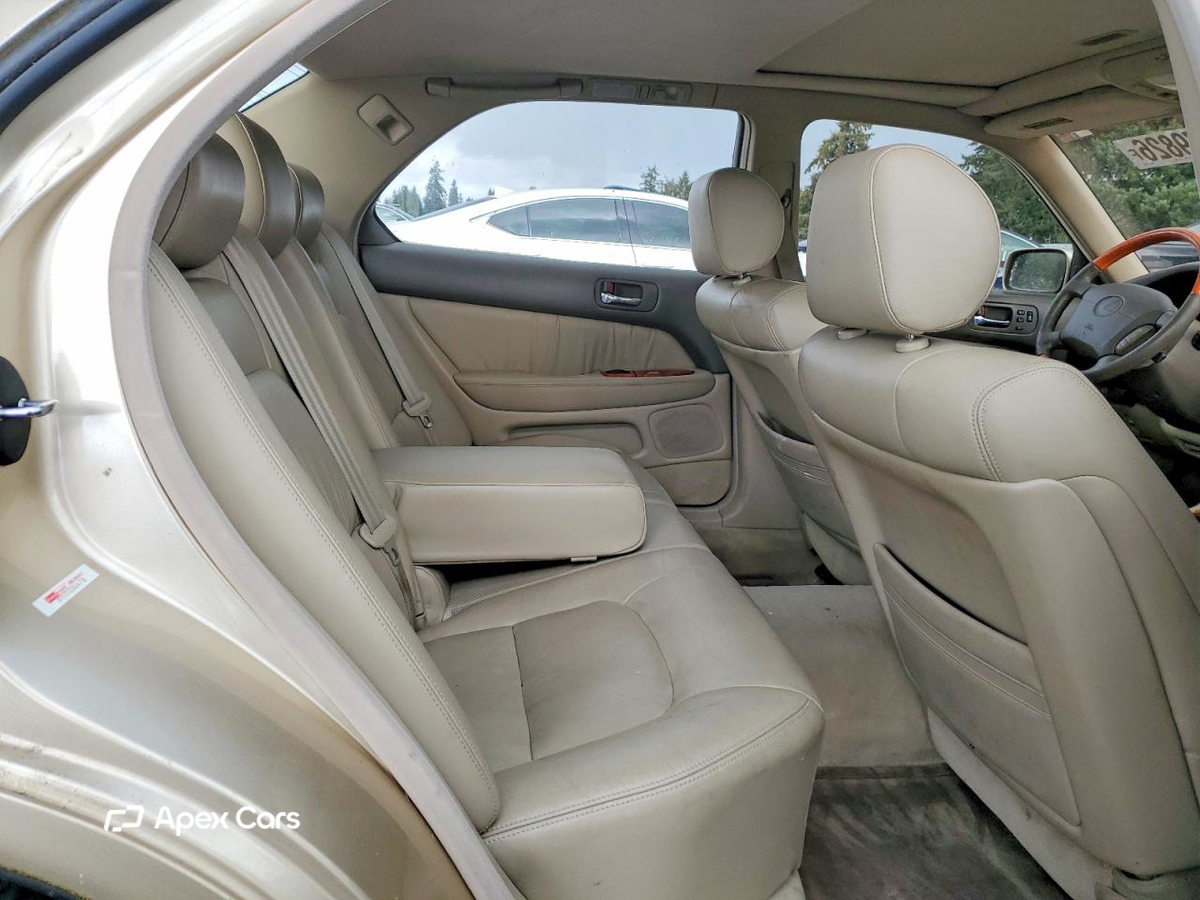 Lexus LS 2000