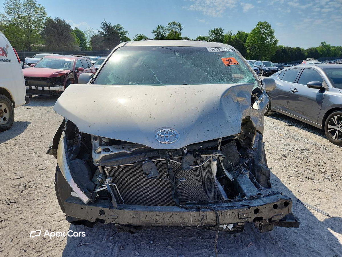 Toyota Sienna 2016