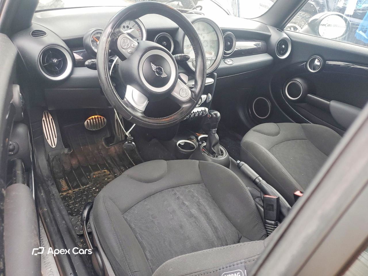 MINI Cooper 2010