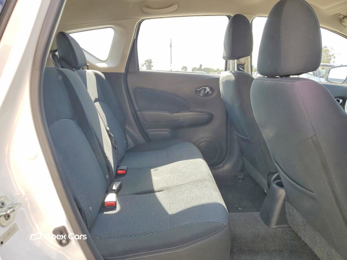 Nissan Versa 2015
