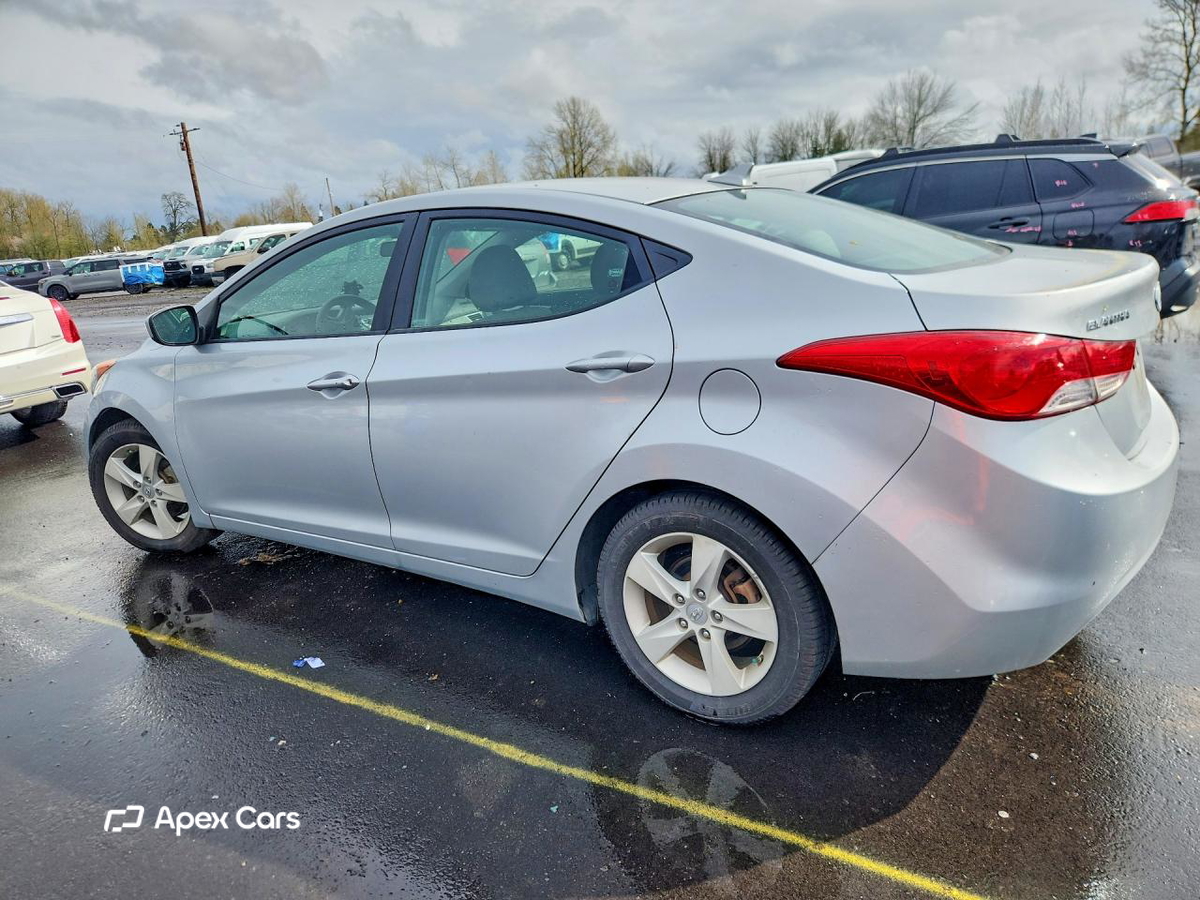 Hyundai Elantra 2011