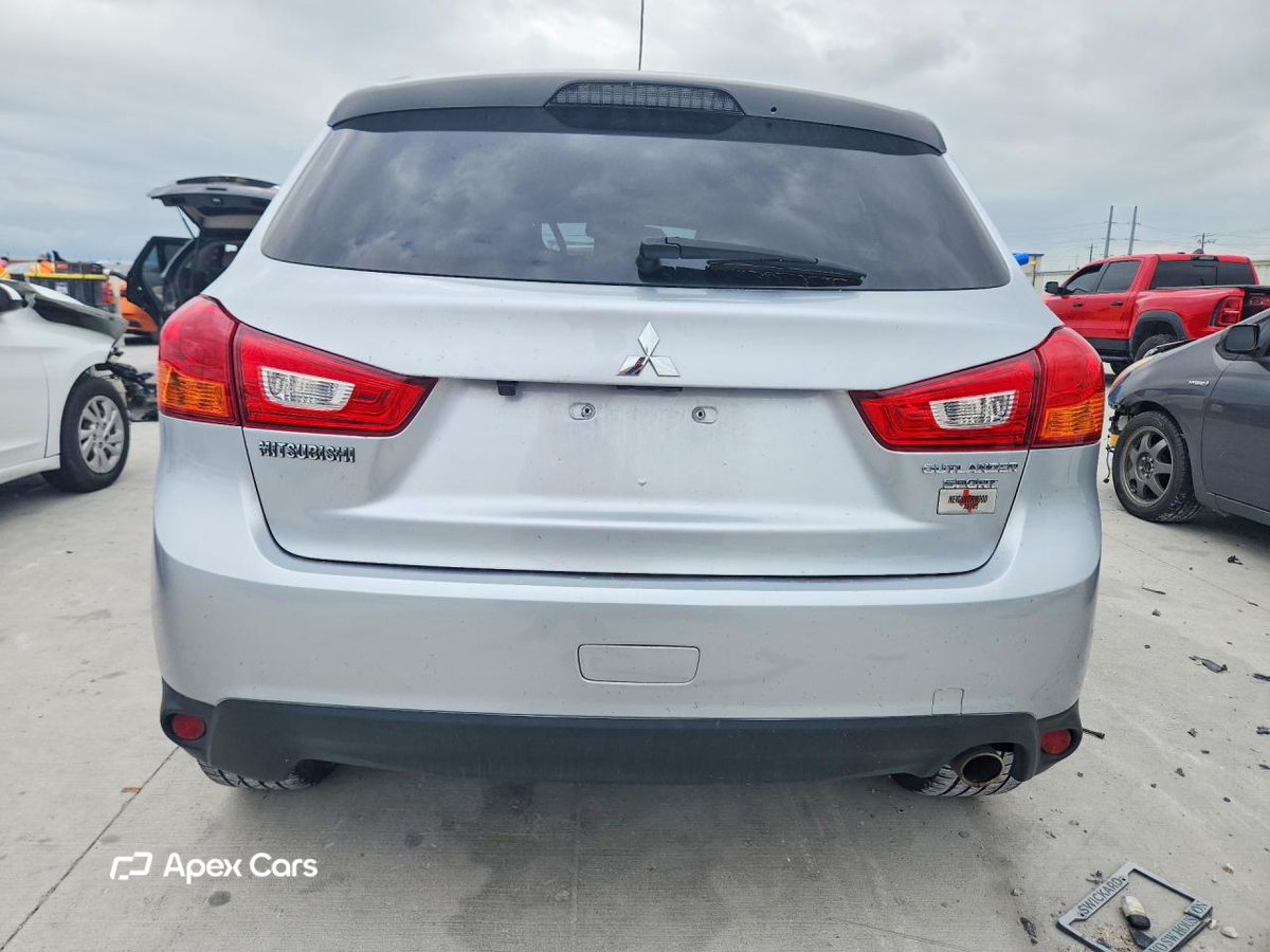 Mitsubishi Outlander 2016