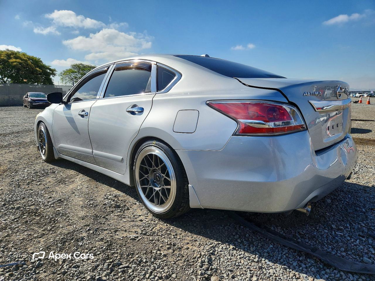 Nissan Altima 2015