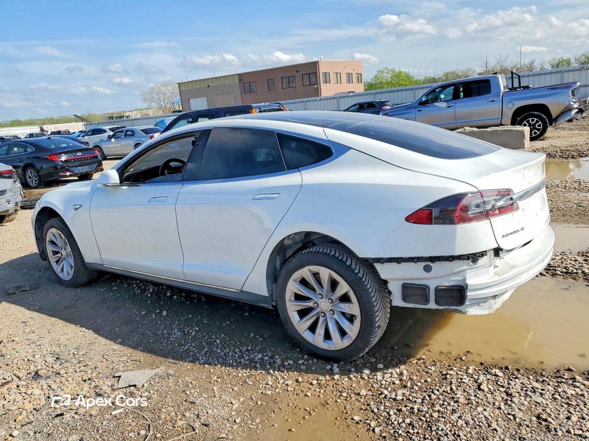 Tesla Model S 2014
