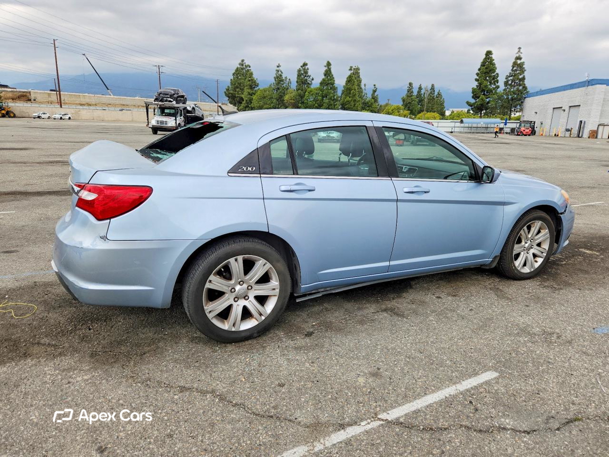 Chrysler 200 2013