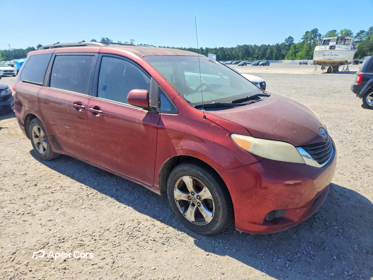 Toyota Sienna 2011