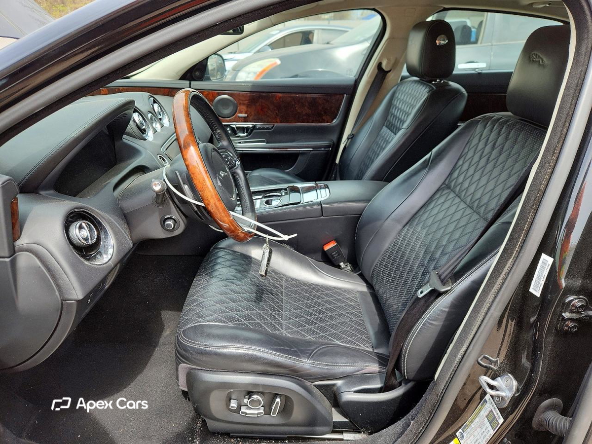 Jaguar XJ 2016