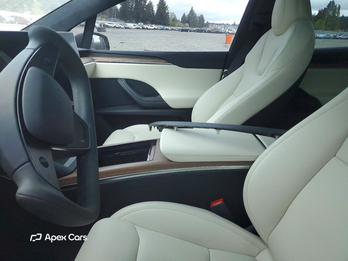 Tesla Model X 2025